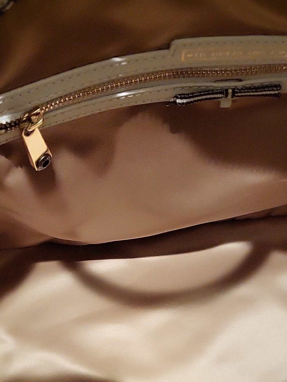 Henri Bendel NWT - Python-Print Tote Bag in Black and Cream - Women's Handbag - Picture 5 of 9